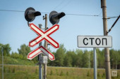 В Кингисеппском районе ограничивали движение через ж/д переезд Веймарн